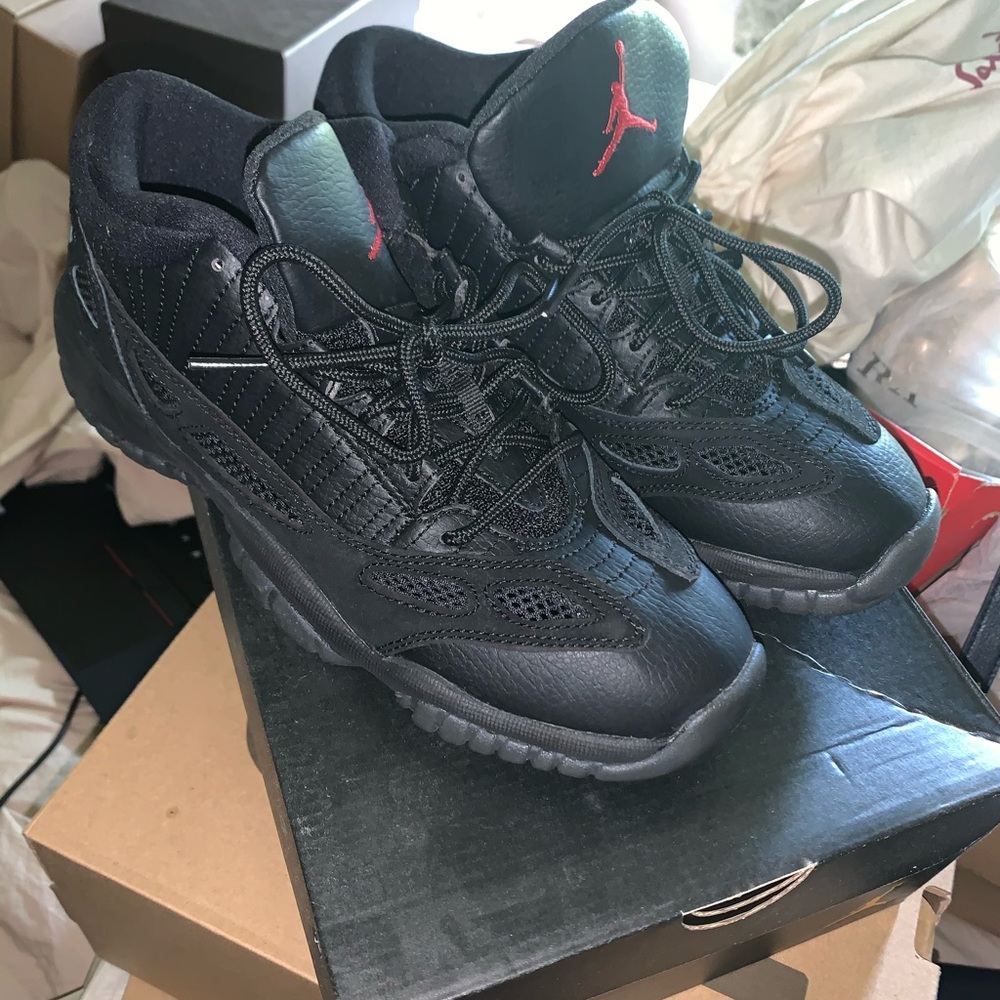Air Jordan 11 Retro Low